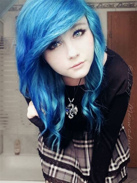 emo girl hair